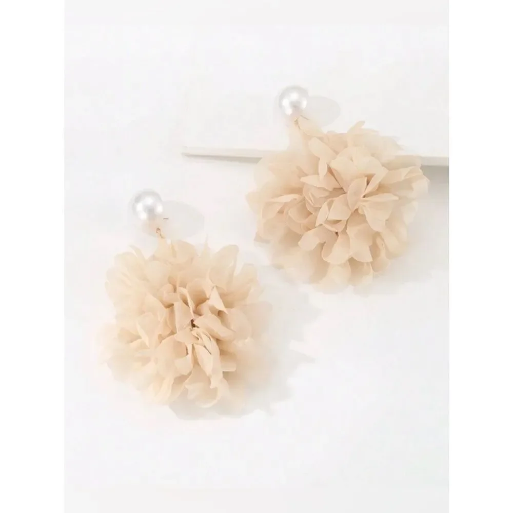Pearl Top Cream Floral Drop Earrings A1910